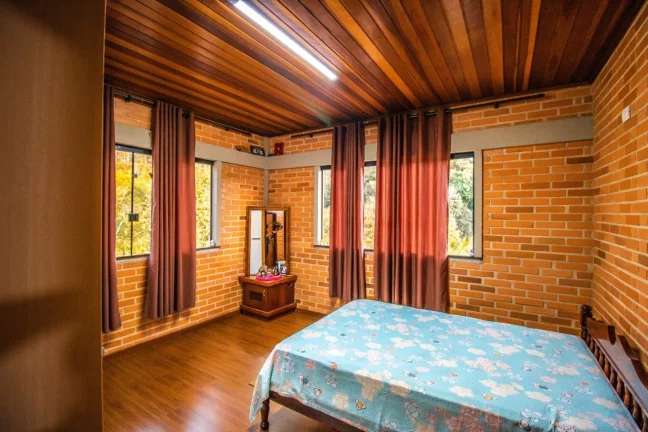 Imagem Chácara com 8 Quartos à Venda, 34.000 m² em Bateias - Campo Largo