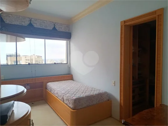 Imagem Apartamento à venda com 4 quartos, sendo 4 suítes, no condomínio Royal Gate, São Paulo - SP