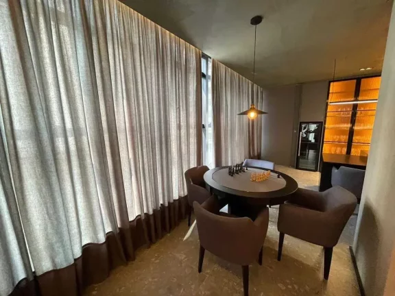 Imagem Apartamento com 3 suítes sendo 1 demi e 3 vagas de garagem no Centro de Balneário Camboriú/SC