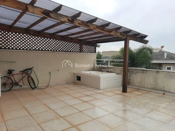 Imagem Linda e aconchegante casa com 3 suítes (2 com terraço), 5 banheiros, hall de entrada, sala de esta...