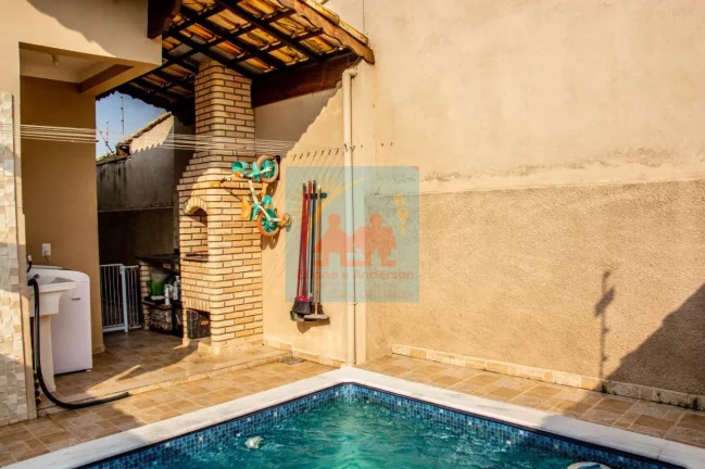 Imagem OPORTUNIDADE ÚNICA! CASA TÉRREA COM PISCINA A 1200M DO MAR - LADO PRAIA