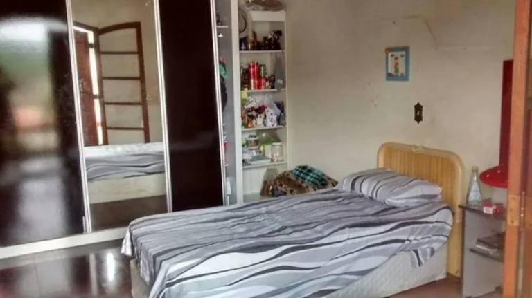 Imagem Sobrado para Venda por R$1.000.000,00 com 350m², 3 dormitórios e 1 suite - Centro, Cotia / SP - Cód. BDI24820