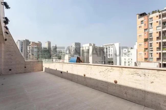 Imagem Cobertura no Jardins: 3 quartos, 1 suíte, 4 salas, 4 banheiros, 3 vagas - São Paulo-SP - 550m²!
