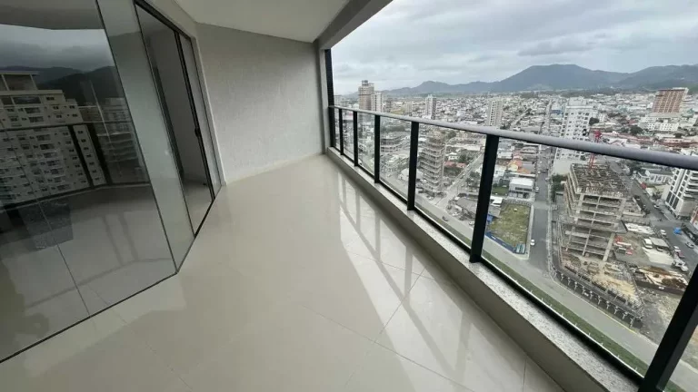 Imagem Apartamento com 3 suítes e 2 vagas de garagem em - Meia Praia, Itapema/SC
