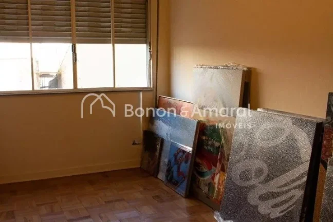 Imagem Apartamento em excelente localizaÃ§Ã£o, com ambientes amplos e acabamentos renovados. O living espaÃ...