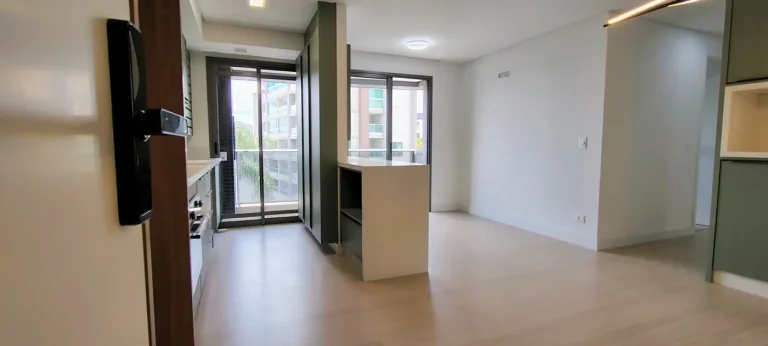 Imagem Apartamento 2 quartos, sacada com churrasqueira, Alto da XV