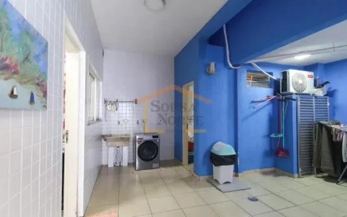 Imagem Sobrado mobiliado com 288 m² de área total. Possui 4 dormitórios, sendo 1 suíte, 3 banheiros. Am...