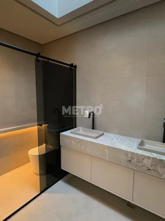 Imagem Casa no Alphavile, 4 Suítes, Master com closet e banheira, Piscina, Área Gourmet