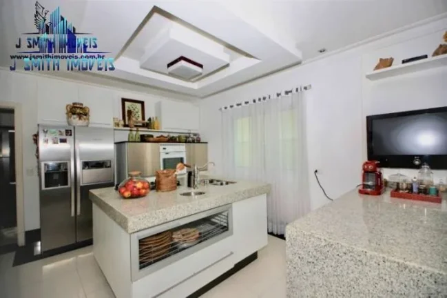Imagem Belíssima casa em um dos melhores condomínios de alto padrão na Granja Viana!

 1 MILHÃO ABAIXO ...