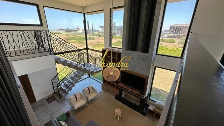 Imagem Sobrado Costa Serena, a beira do lago, condomínio beira mar com 04 suites mobiliado