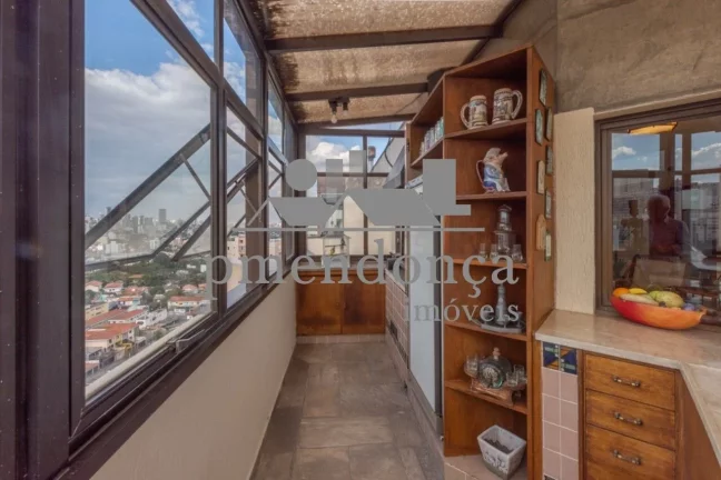 Imagem Cobertura duplex no Alto de Pinheiros com 310 m², 3 quartos ( 1 sui­te ) e 3 vagas.