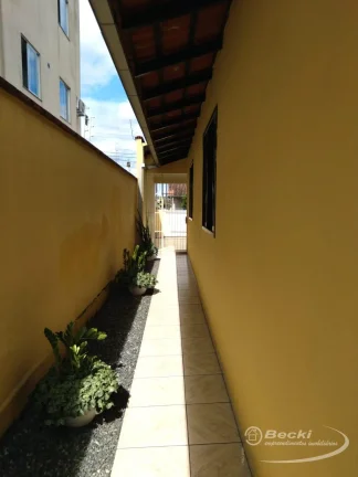 Imagem Casa averbada no bairro Itaum - Joinville