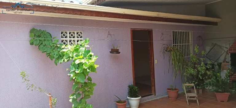 Imagem CASA COM 2 QUARTOS COM KITNET NOS FUNDO, NO BAIRRO 3 BANDEIRA