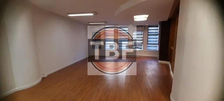 Imagem Sala Comercial no Edifício Itália: 60 m² e 2 banheiros