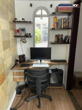 Imagem Se você procura uma residência que una o charme do estilo rústico com o conforto de uma infraestr...