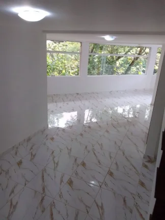 Imagem Casa no Condominio Arujá Country Club com 3 Suítes
