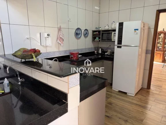 Imagem Casa com 3 dormitórios à venda, 186 m² por R$ 650.000,00 - Jardim Morumbi - Itumbiara/GO