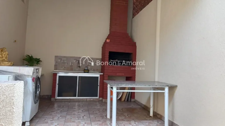Imagem Encante-se com esta bela casa térrea, estrategicamente localizada próxima ao Shopping Dom Pedro, e...