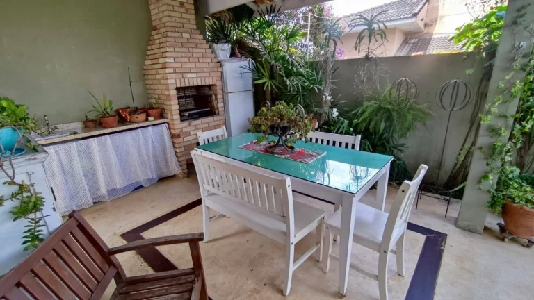 Imagem Casa 4 quartos à venda, 230 m² por R$ 1.200.000 - Chácara das Paineiras - Carapicuíba/SP