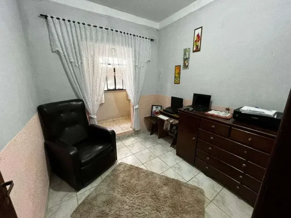 Imagem Casa à venda, com 4 quartos no bairro Nova Cidade