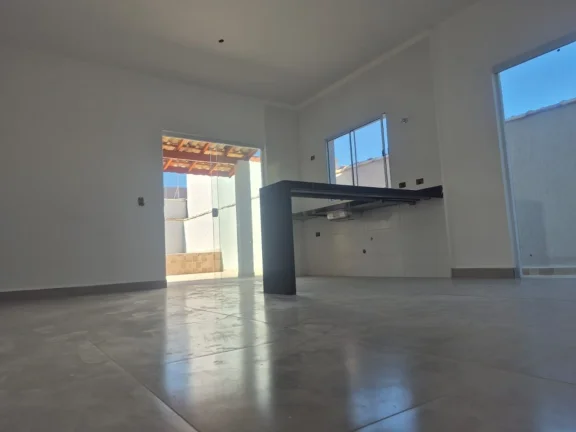 Imagem Casa para Venda em Itanhaém, Tupy, 2 dormitórios, 1 suíte, 1 banheiro, 3 vagas