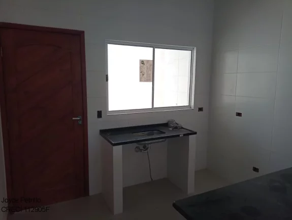 Imagem Vende-se Casa NOVA a 2100m da Praia em Peruíbe.