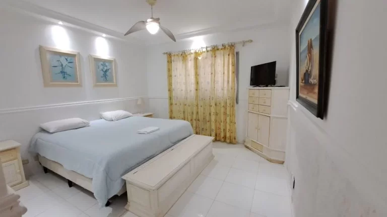 Imagem APARTAMENTO SUPER AMPLO CLEAN, MOBILIADO, COM VISTA PARA O MAR