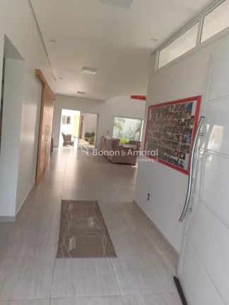 Imagem Este agradável sobrado combina aconchego e conforto em um projeto arquitetônico harmonioso, com am...