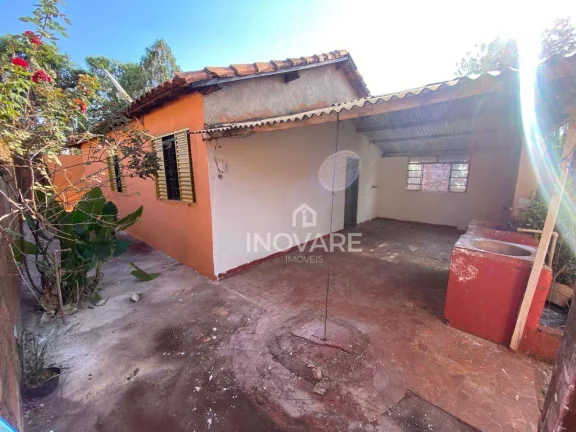 Imagem Casa com 3 dormitórios para alugar, 91 m² por R$ 800,00/mês - Setor Dona Marolina - Itumbiara/GO