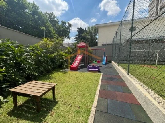 Imagem Apartamento mobiliado, 2 dormitórios, 2 banheiros (1 suite), sala, cozinha, área de serviço e var...