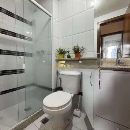 Imagem Desfrute da vida à beira-mar neste encantador apartamento de 02 quartos, localizado na esquina do oceano.