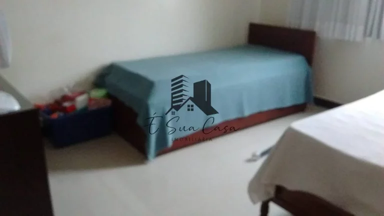 Imagem Casa de 5 Quartos, Bairro Camargos