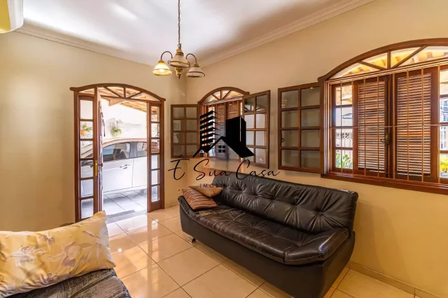 Imagem Casa à Venda 3 Quartos Bairro Alvorada - Contagem MG