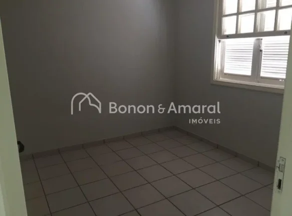 Imagem Descubra o equilíbrio perfeito entre conforto, lazer e segurança nessa linda casa de 180 m² const...