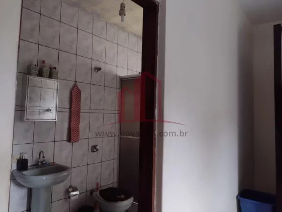 Imagem Casa à venda em Caieiras-SP, no Jardim Monte Alegre: 3 quartos, 1 suíte, 2 salas, 2 banheiros, 2 vagas de garagem e 99m². Confira!