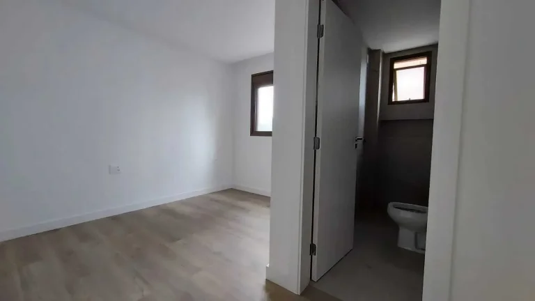 Imagem Apartamento novo de 4 suítes e 4 vagas de garagem no Centro em Balneário Camboriú
