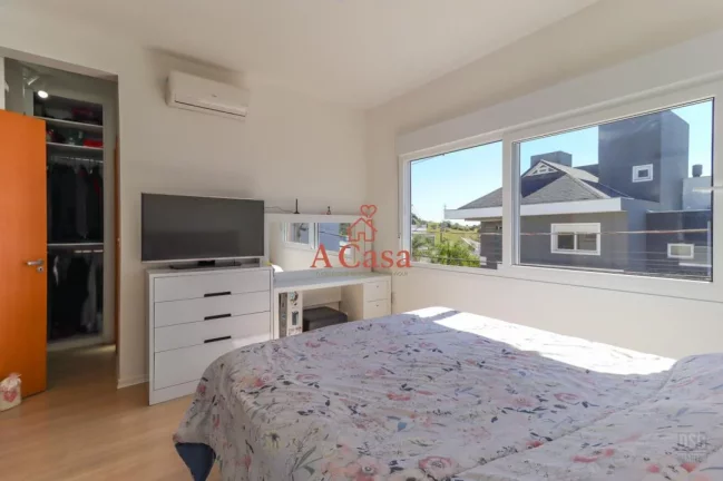 Imagem Sobrado com 3 Dormitorio(s) localizado(a) no bairro Mário Quintana em Porto Alegre / Rio Grande do Sul Ref.:172