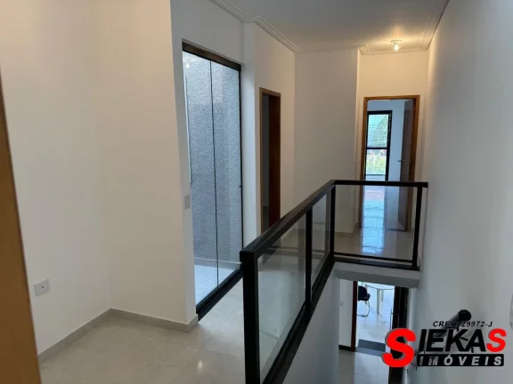 Imagem Casa de 2 quartos com suíte, 2 banheiros e 2 vagas na Vila Ré, São Paulo-SP: seu novo lar espera por você!