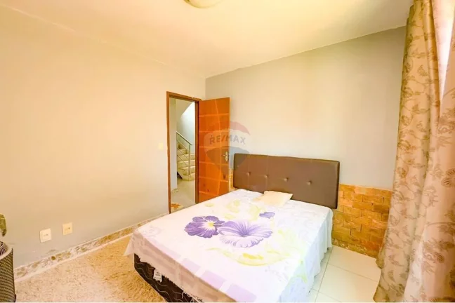 Imagem Casa com 4 Quartos à Venda, 