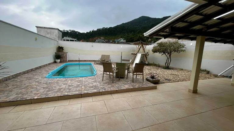 Imagem Casa de alto padrão 3 dormitórios sendo 1 suíte 1 vaga, Prainha de São Miguel - Penha/SC