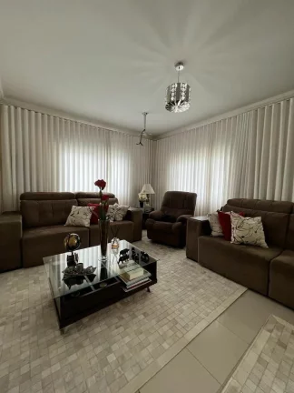 Imagem Casa 3 Dormitórios(2 S), 240,89m2 - Barreiros - São José/SC
