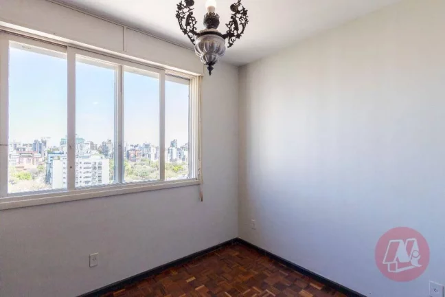 Imagem No Moinhos de Vento, 139m², 3 dormitórios, suíte, 2 vagas e infraestrutura.