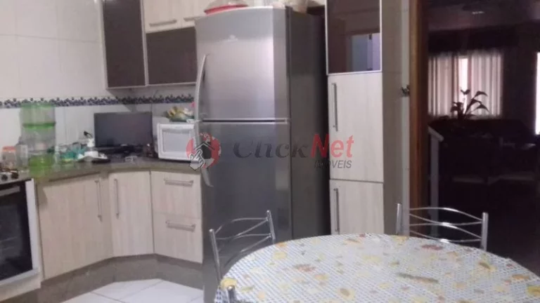 Imagem Sobrado com 3 suítes e 3 vagas para Venda no bairro Vila Clarice em Santo André