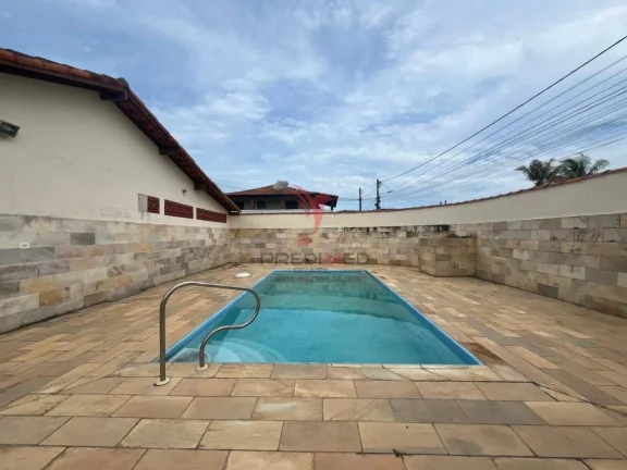 Imagem Casa com Piscina em Condomínio - R$ 350.000!