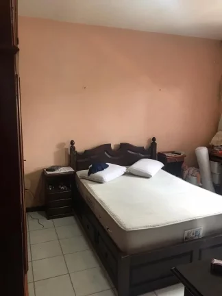 Imagem Vendo casa próxima a Padaria Padoca