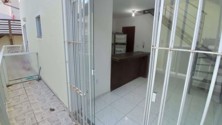 Imagem Apartamento Duplex 1 Dormitório com 40m2, Garagem, 600m da UFSC, Aceita Pets. Carvoeira/Saco dos Limões. Florianópolis/SC.