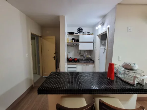Imagem PITANGUEIRAS – UMA QUADRA DA PRAIA, LOCALIZAÇÃO ESPETACULAR, MARAVILHOSO APARTAMENTO TOTALMENTE REFORMADO, GARAGEM EM PARQUEAMENTO