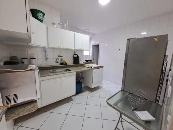 Imagem LINDO APARTAMENTO REFORMADO COM VISTA PARA O MAR