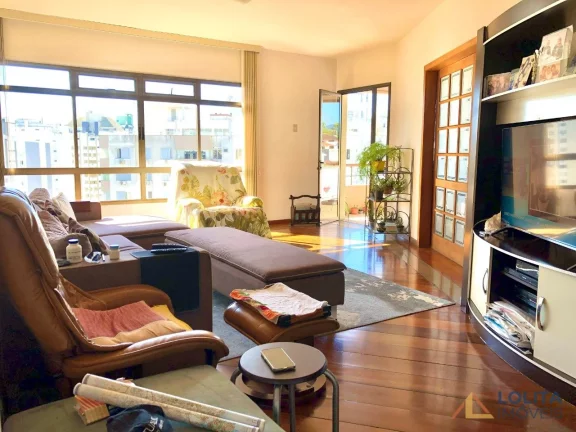 Apartamento à venda a uma quadra da Beira Mar Norte de Florianópolis/SC