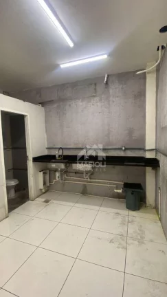 Imagem NOVAS Lojas de Esquina em rua movimentada no bairro Itapuã